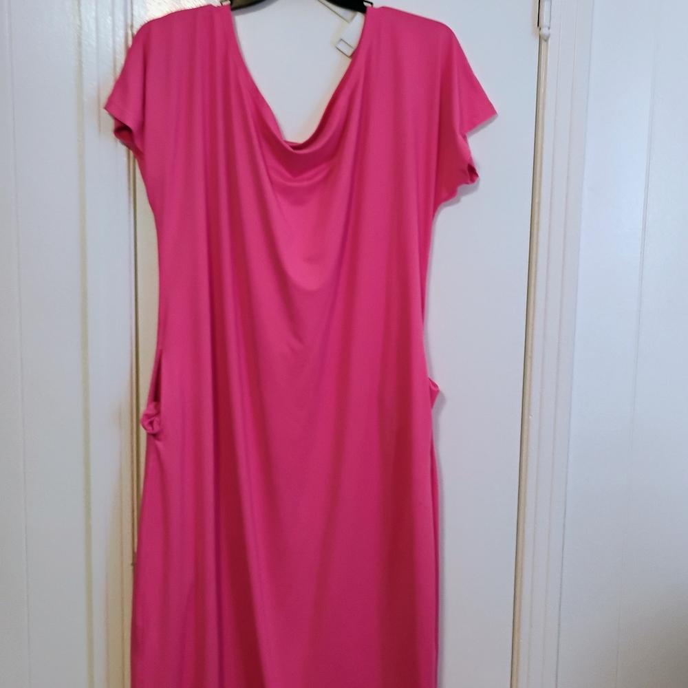 Maxi Dress in Vibrant Pink